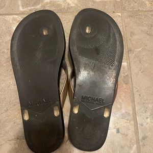 Micheal Kors shoe flip flop size 8